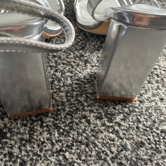 Elegant Silver Block Heel Sandals - Picture 7 of 16